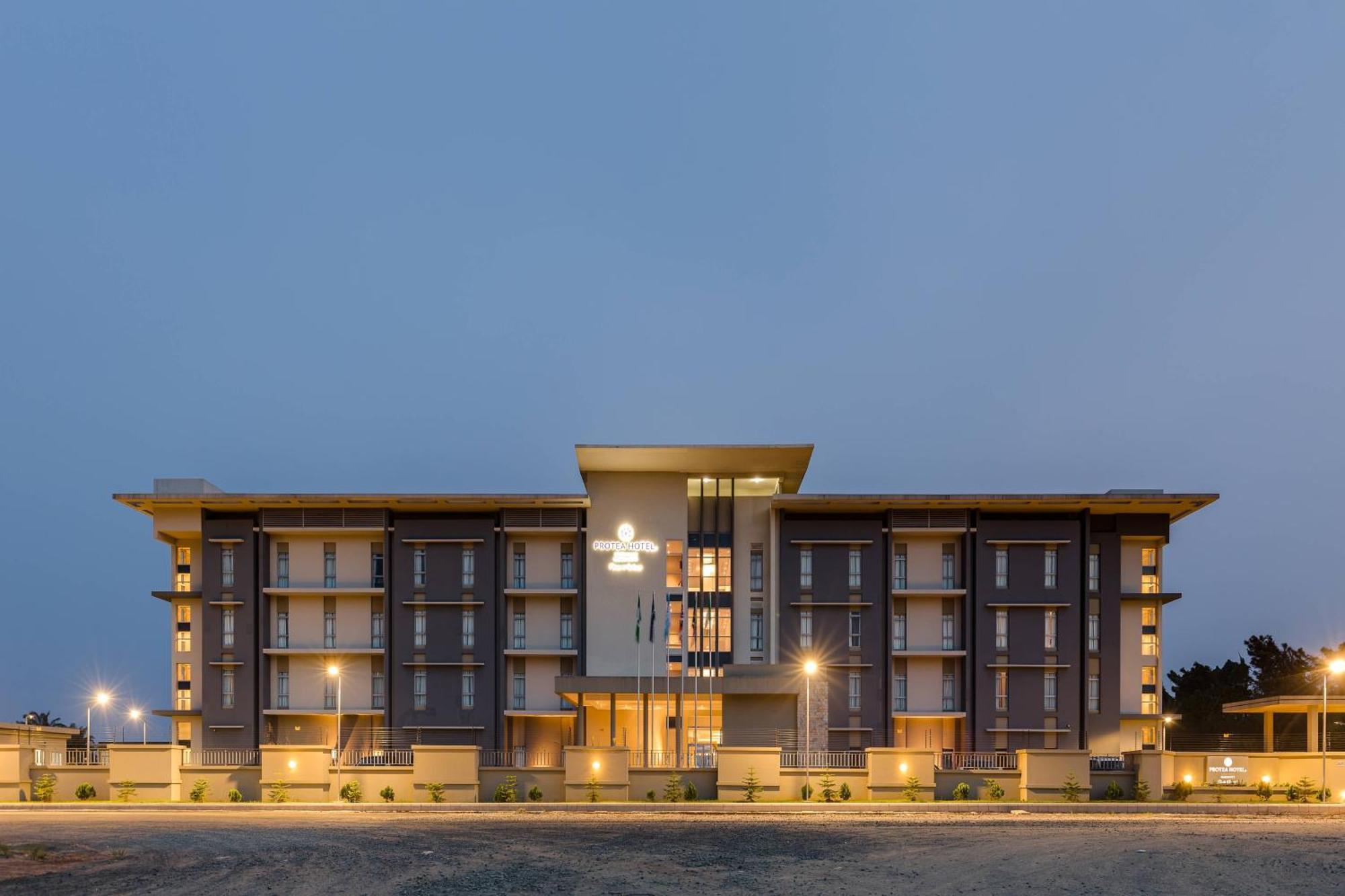 Protea Hotel By Marriott Owerri Select Exteriör bild