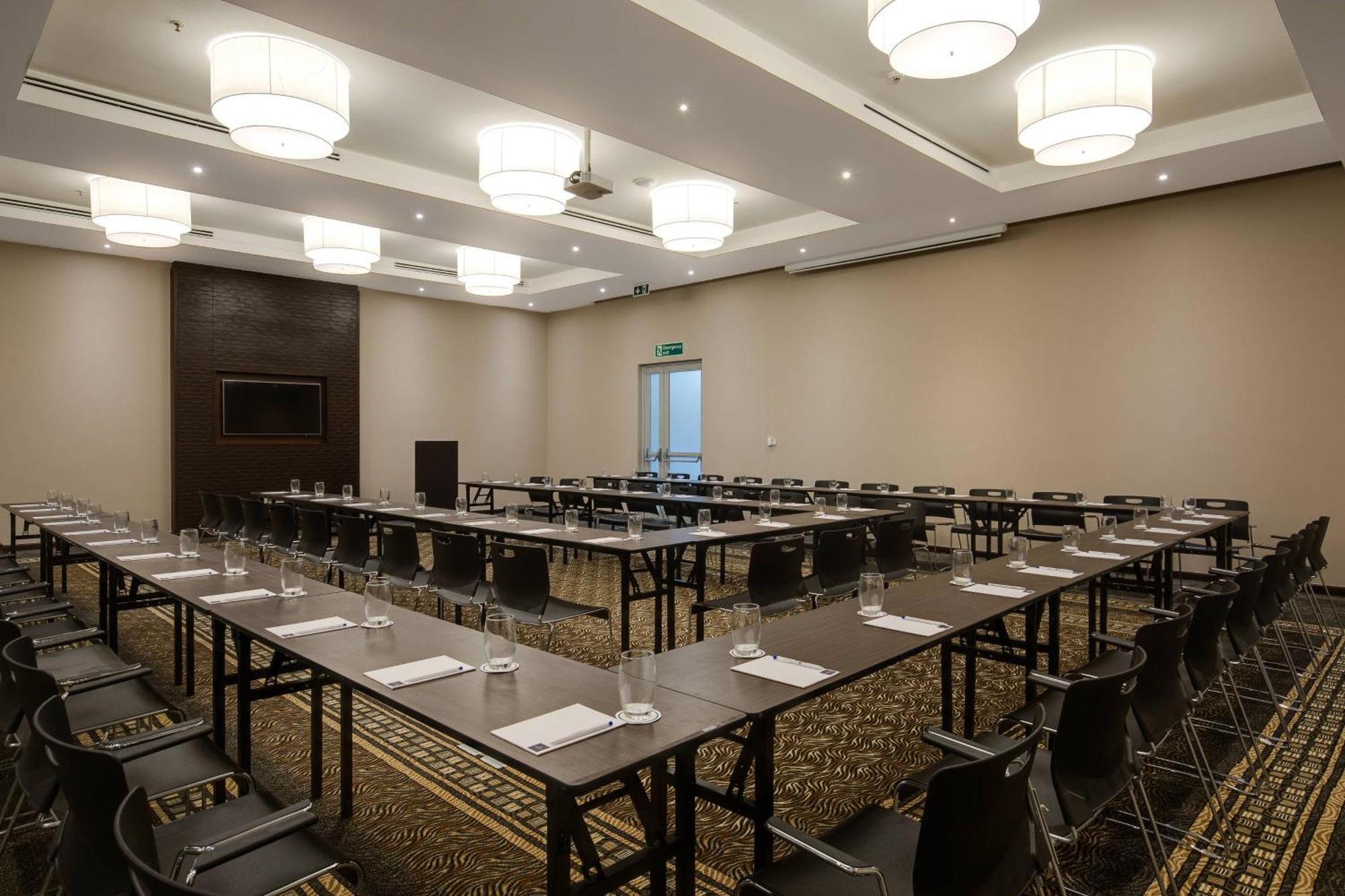 Protea Hotel By Marriott Owerri Select Exteriör bild