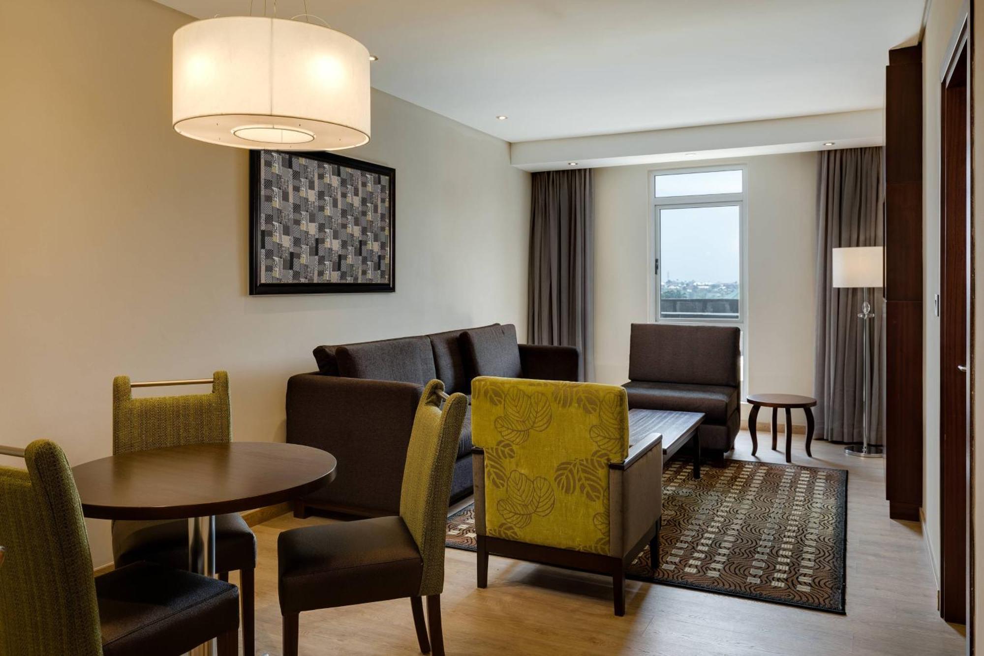 Protea Hotel By Marriott Owerri Select Exteriör bild