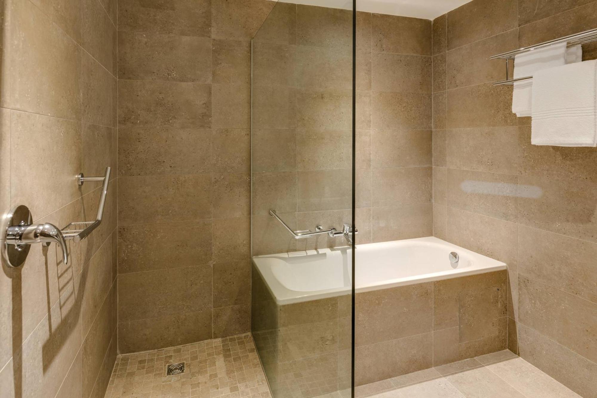 Protea Hotel By Marriott Owerri Select Exteriör bild