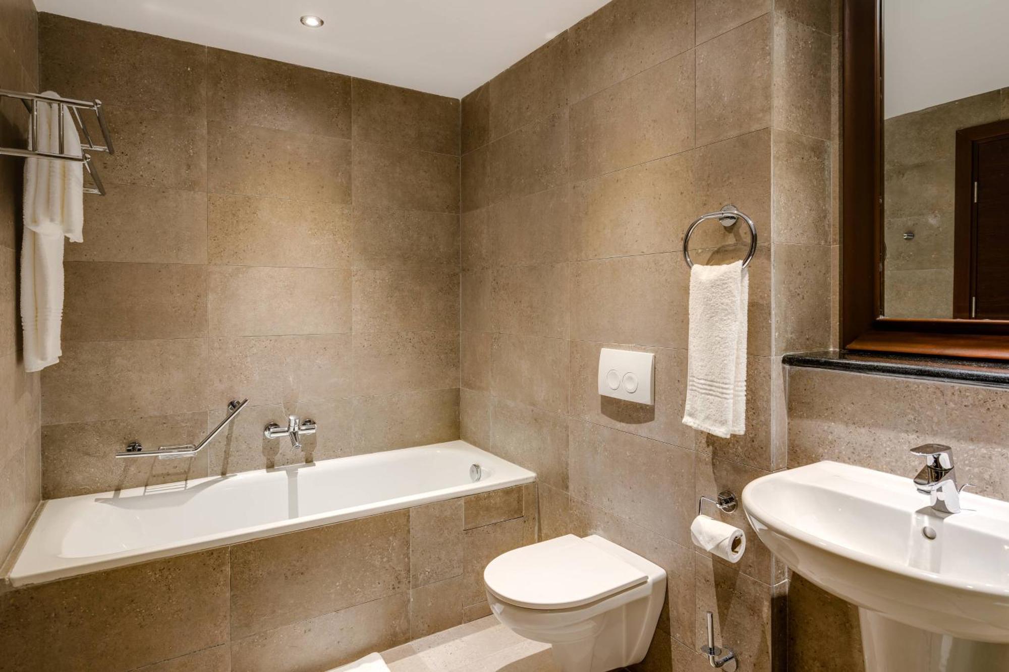Protea Hotel By Marriott Owerri Select Exteriör bild